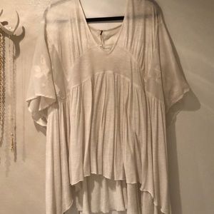 Free People oversized top GREAT FOR SPRING